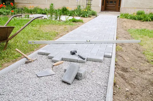 garten-einrichten-wohnen-terrasse-pflaster Pflasterweg